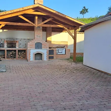 Kis Bujdoso Vendeghaz Apartment Tardona Exterior photo